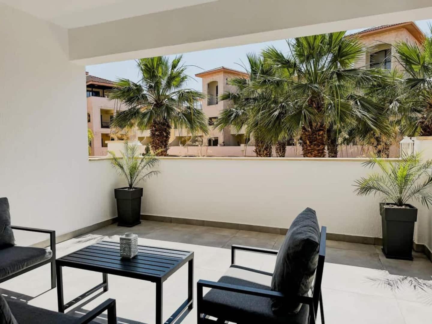 Queens Gardens Paradise Vip, Pool, Mall, Sea Pafos Dış mekan fotoğraf