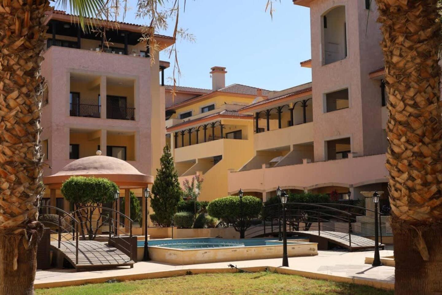 Queens Gardens Paradise Vip, Pool, Mall, Sea Pafos Dış mekan fotoğraf