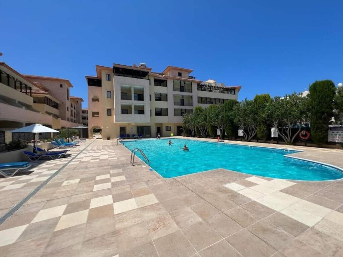 Queens Gardens Paradise Vip, Pool, Mall, Sea Pafos Dış mekan fotoğraf